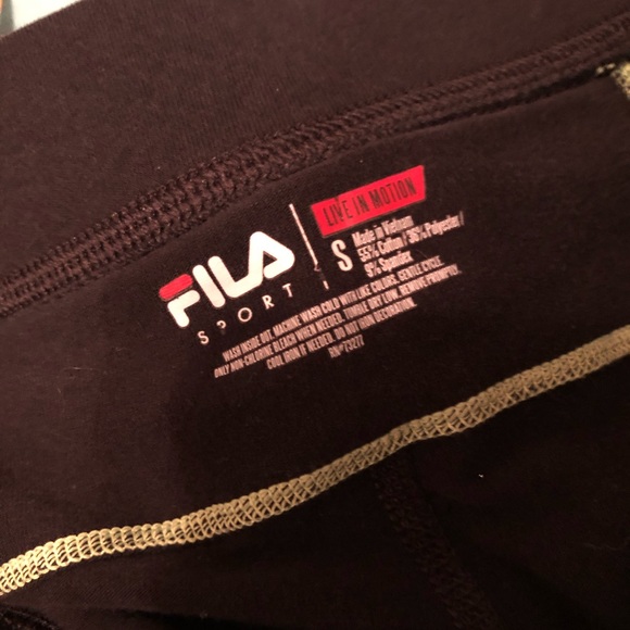 Fila Cropped Athletic Leggings - Picture 3 of 3